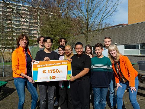 Het Lyceum Vos haalt €1750 op voor Stichting KiKa